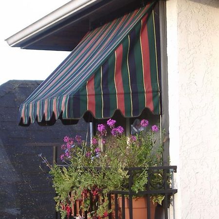 Heathergate Cottage And Suites Victoria Exterior foto