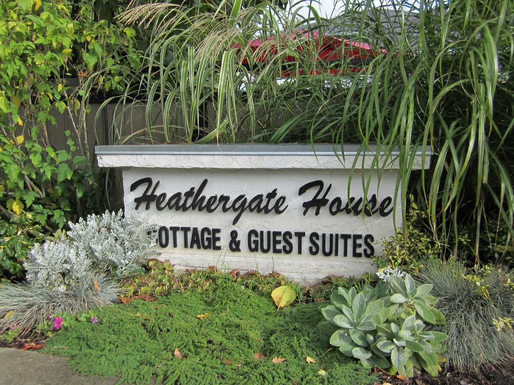 Heathergate Cottage And Suites Victoria Exterior foto
